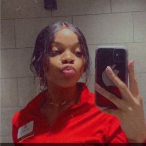 Meet your Posher, Makhiya